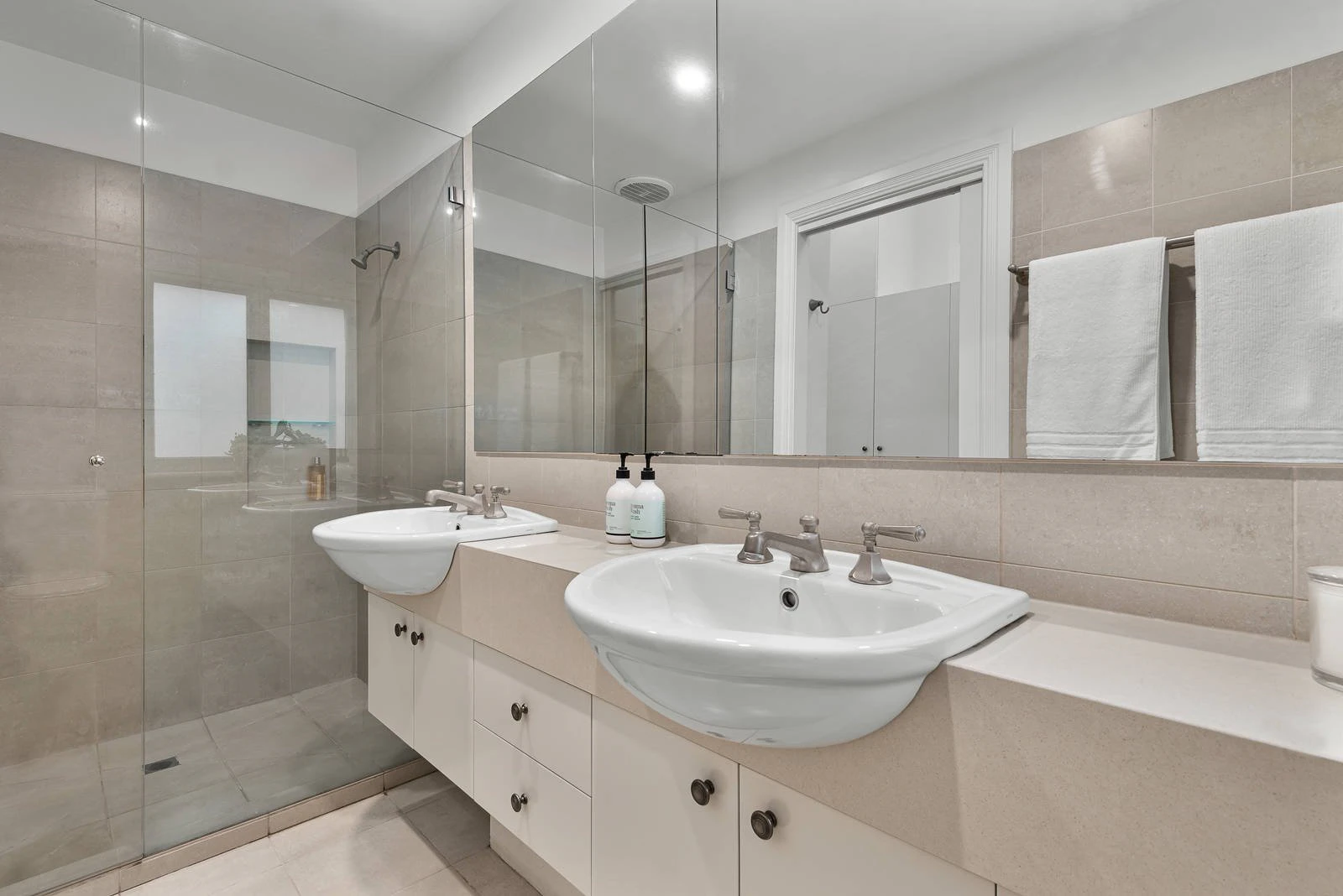 25 Manning Road, Malvern East, VIC