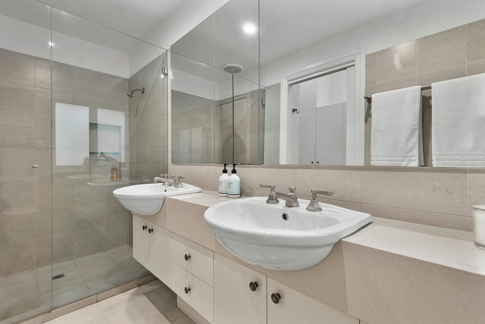 25 Manning Road, Malvern East, VIC