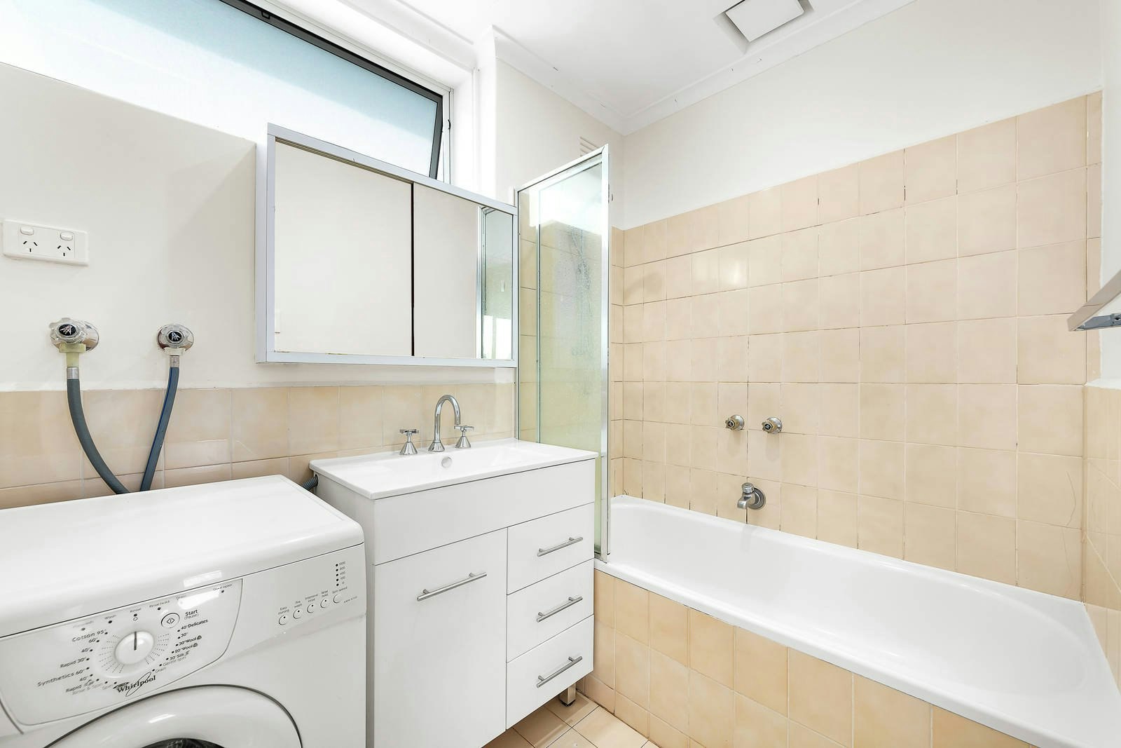 11/14 Wrexham Road, Windsor, VIC