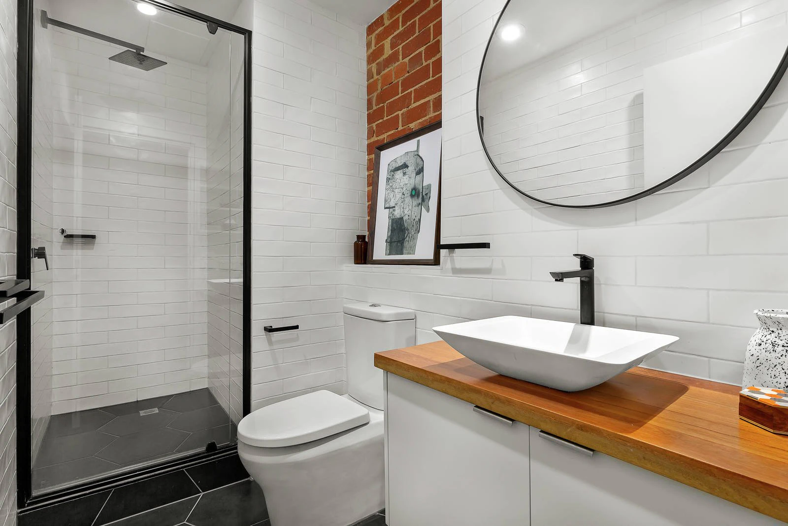 16/9 Beach Street, Port Melbourne, VIC