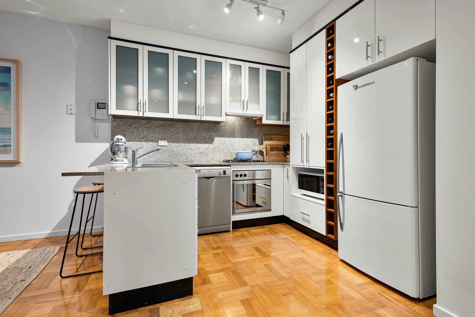2/519 St Kilda Street, Elwood, VIC