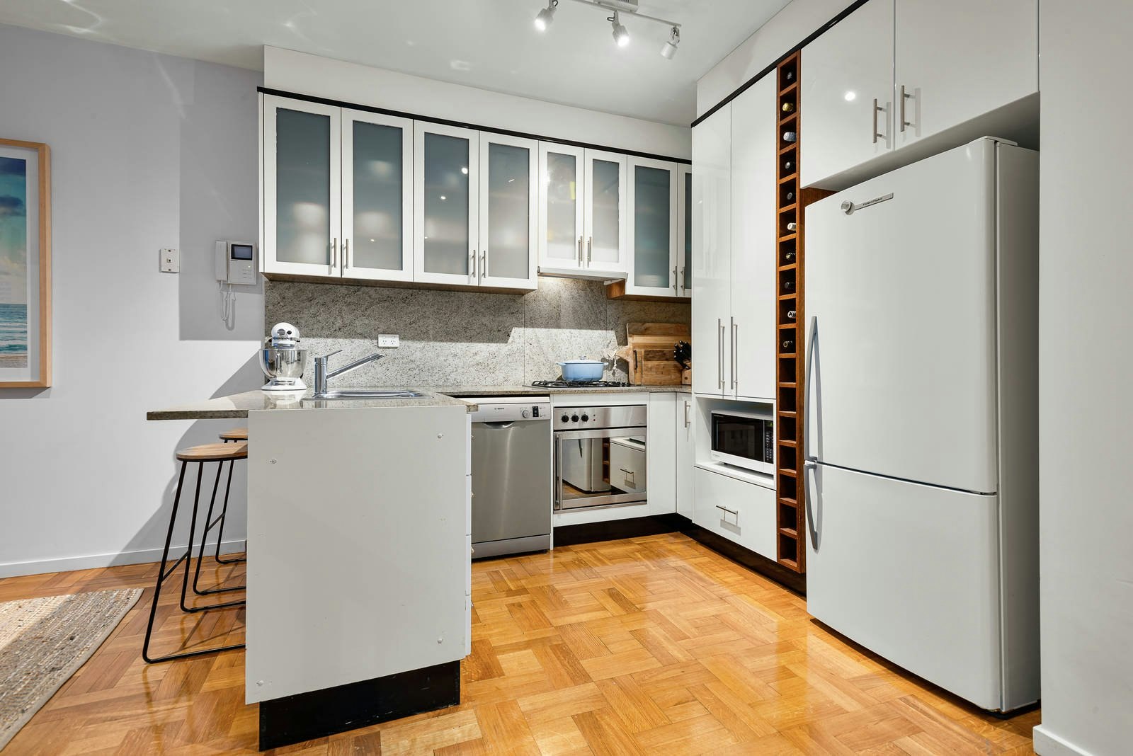 2/519 St Kilda Street, Elwood, VIC