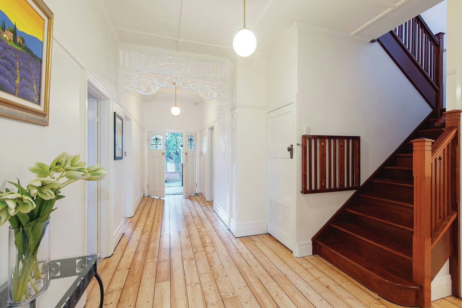 23 Oak Grove, Malvern East, VIC