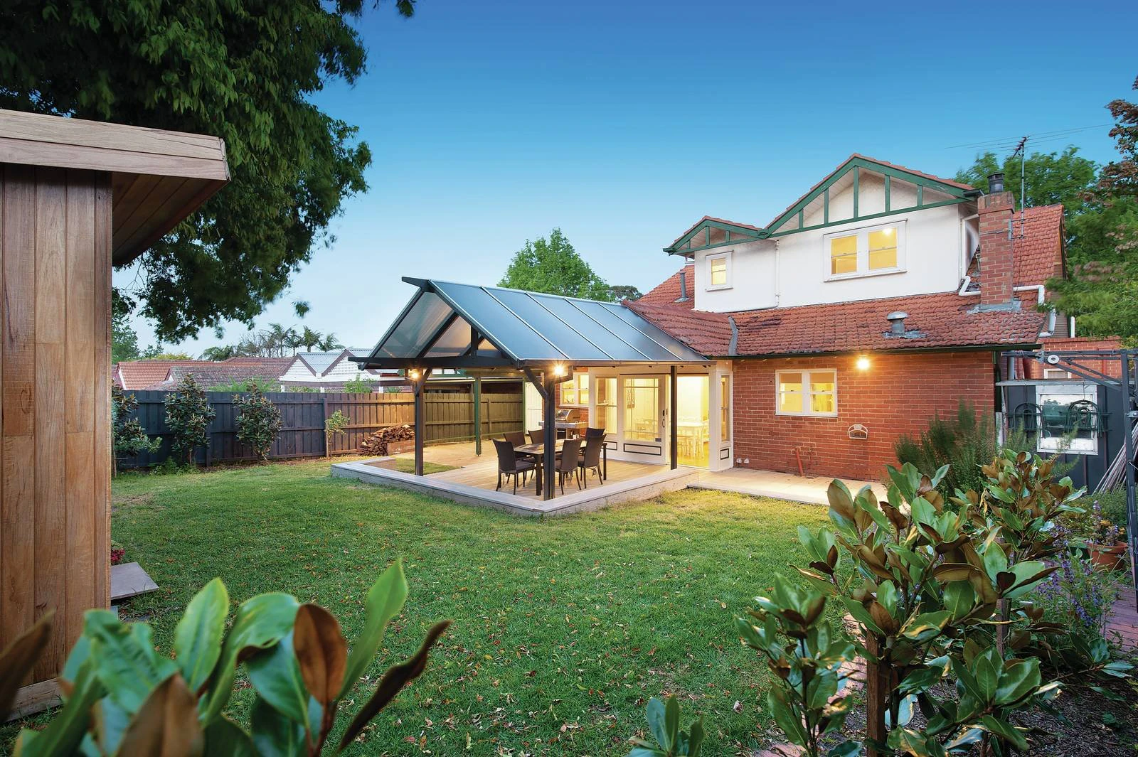 23 Oak Grove, Malvern East, VIC