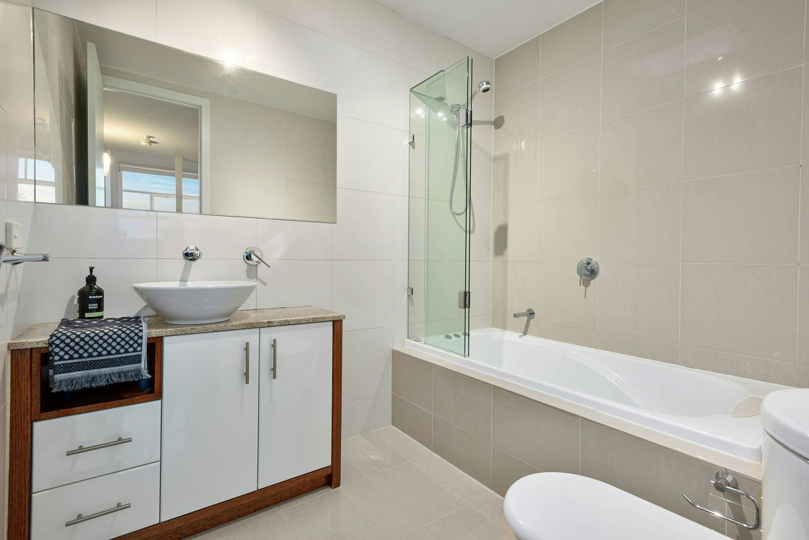 2/519 St Kilda Street, Elwood, VIC