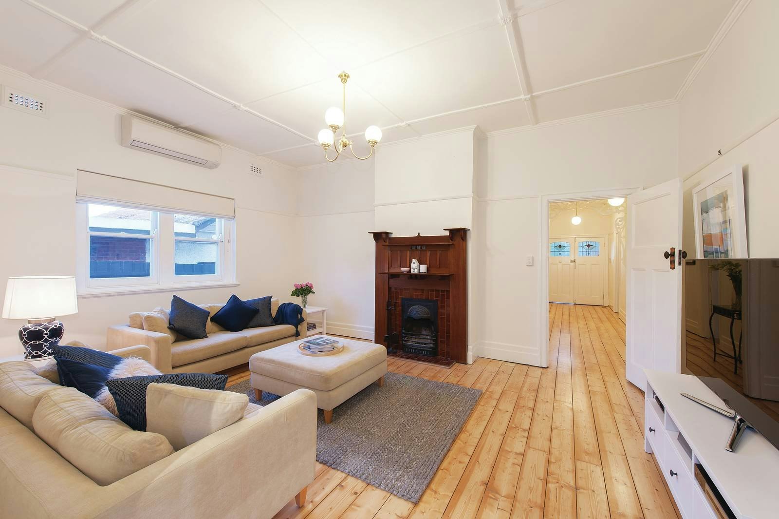 23 Oak Grove, Malvern East, VIC