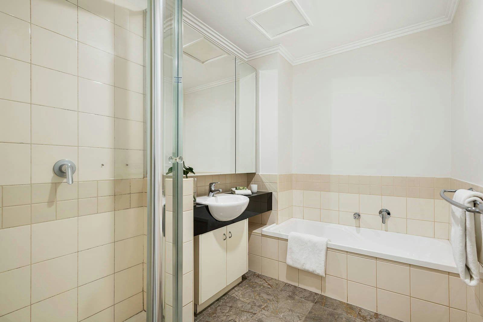 2/71 Denbigh Road, Armadale, VIC