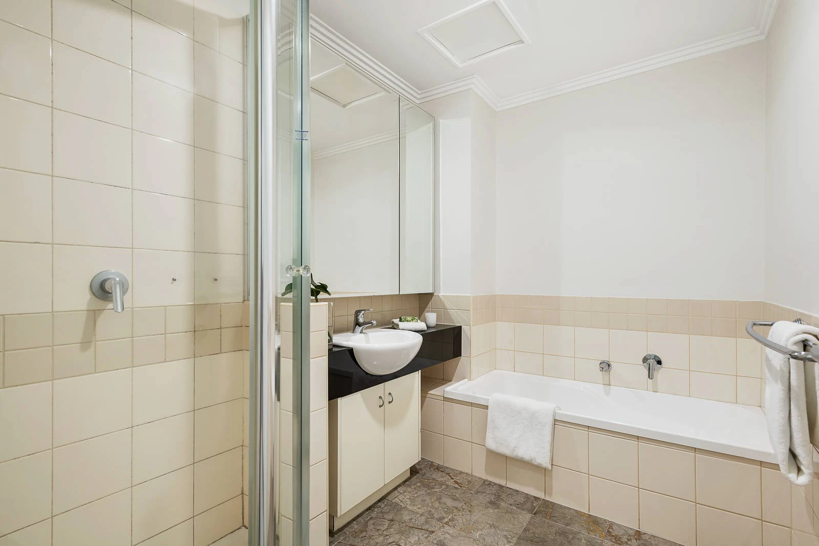 2/71 Denbigh Road, Armadale, VIC