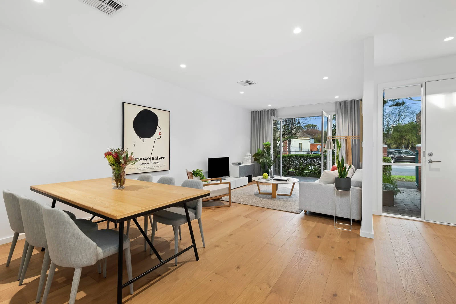18 Mills Street, Albert Park, VIC