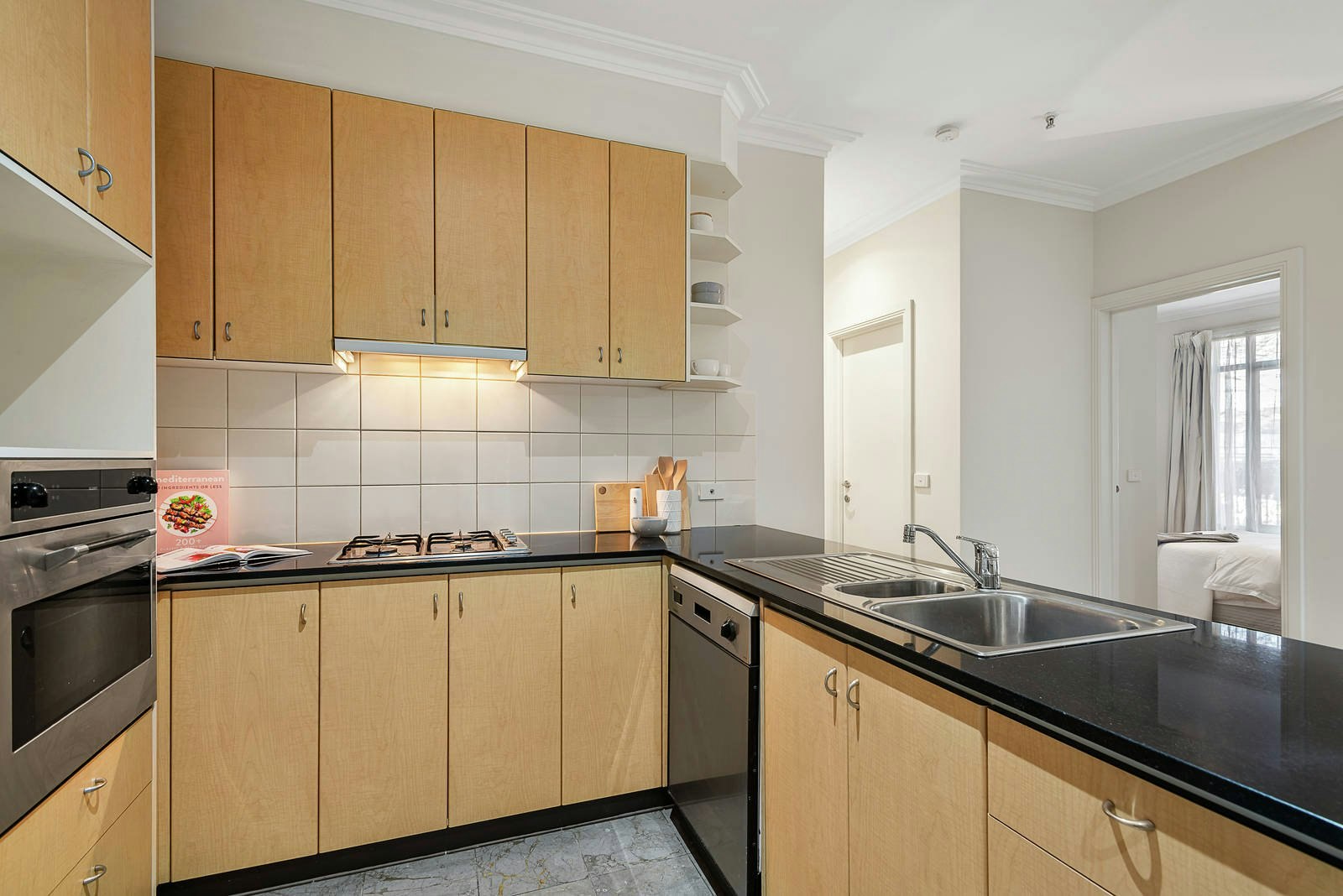 2/71 Denbigh Road, Armadale, VIC