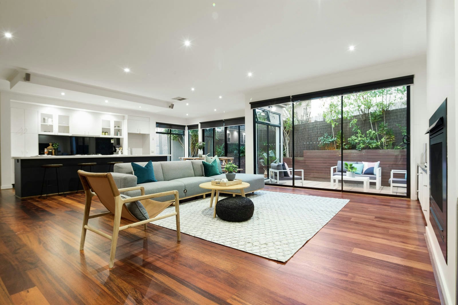 6 Kardinia Road, Glen Iris, VIC