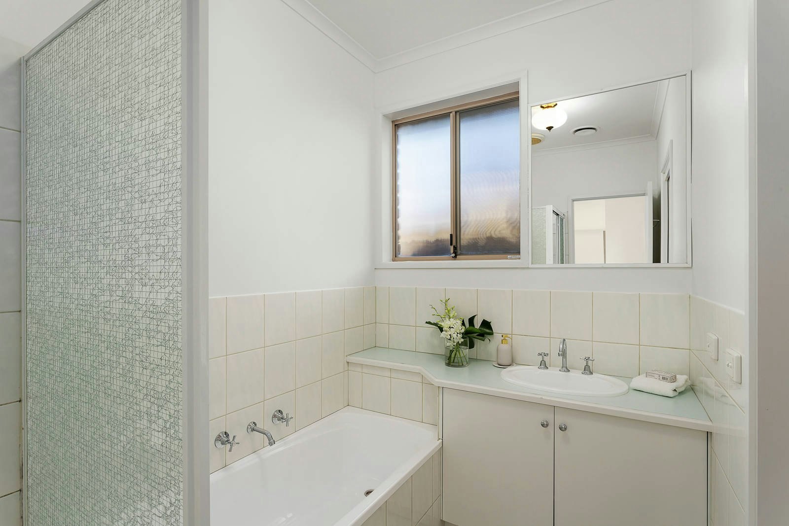 2/52 Tudor Street, Bentleigh East, VIC