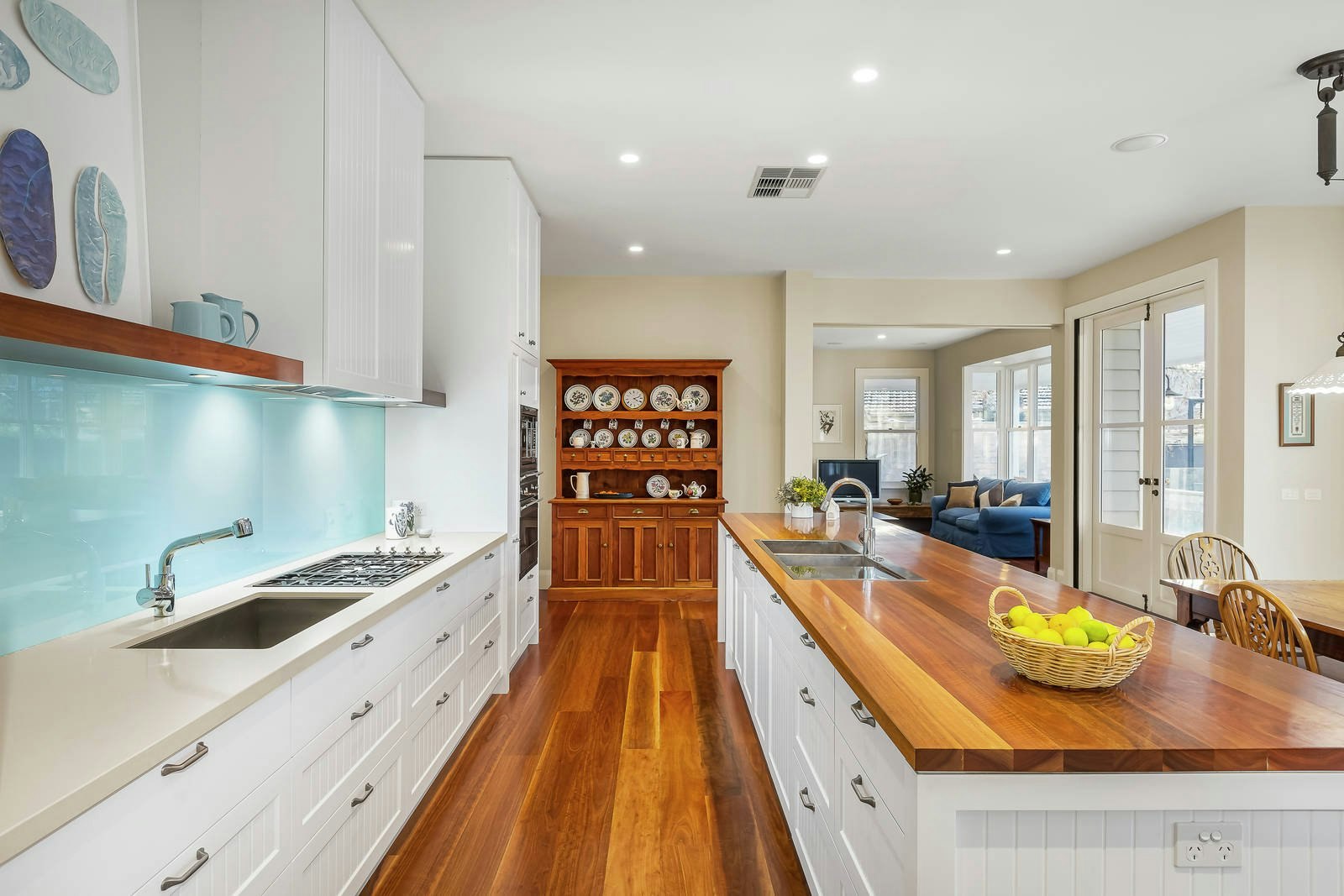 8 Lightfoot Street, Mont Albert, VIC