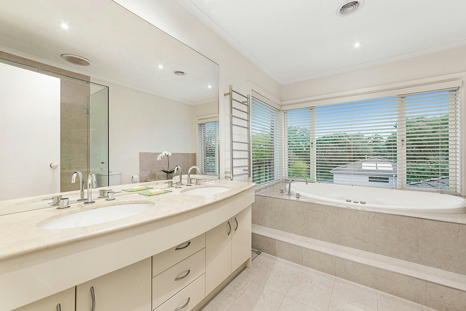 10 Dixon Street, Glen Iris, VIC