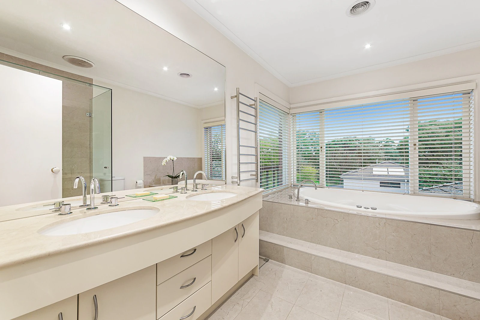 10 Dixon Street, Glen Iris, VIC