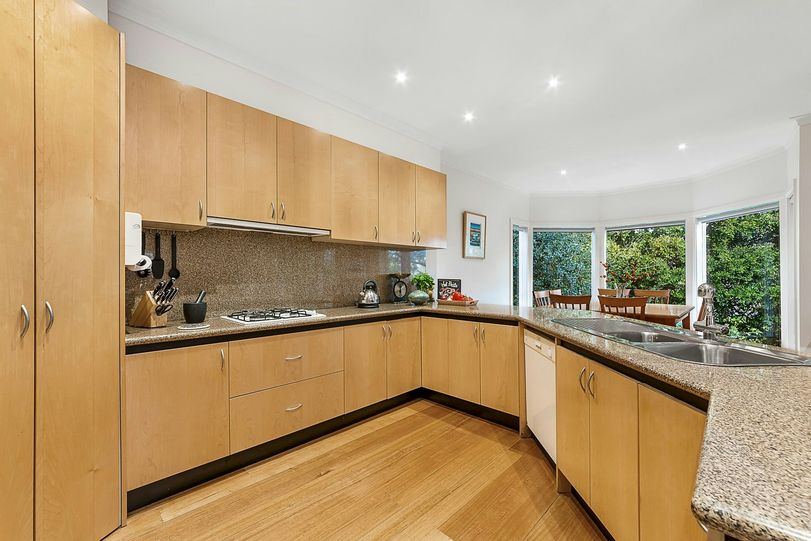 10 Dixon Street, Glen Iris, VIC