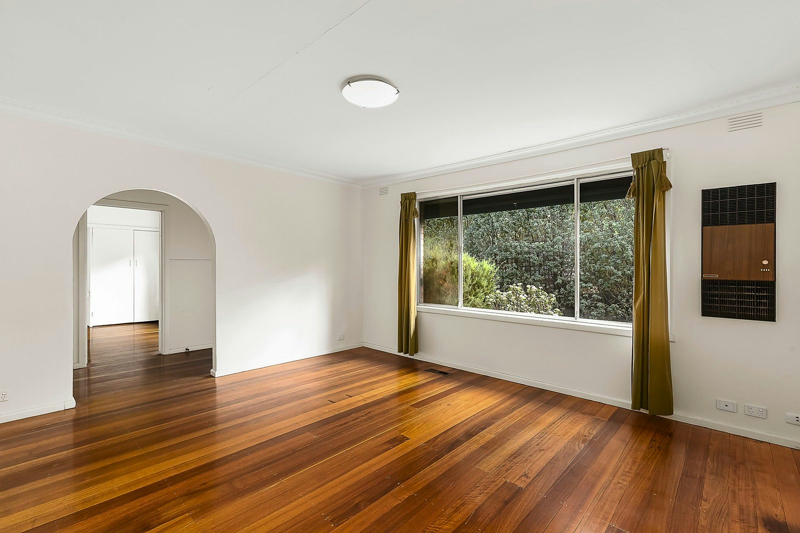 2/1 Glencairn Avenue, Camberwell, VIC