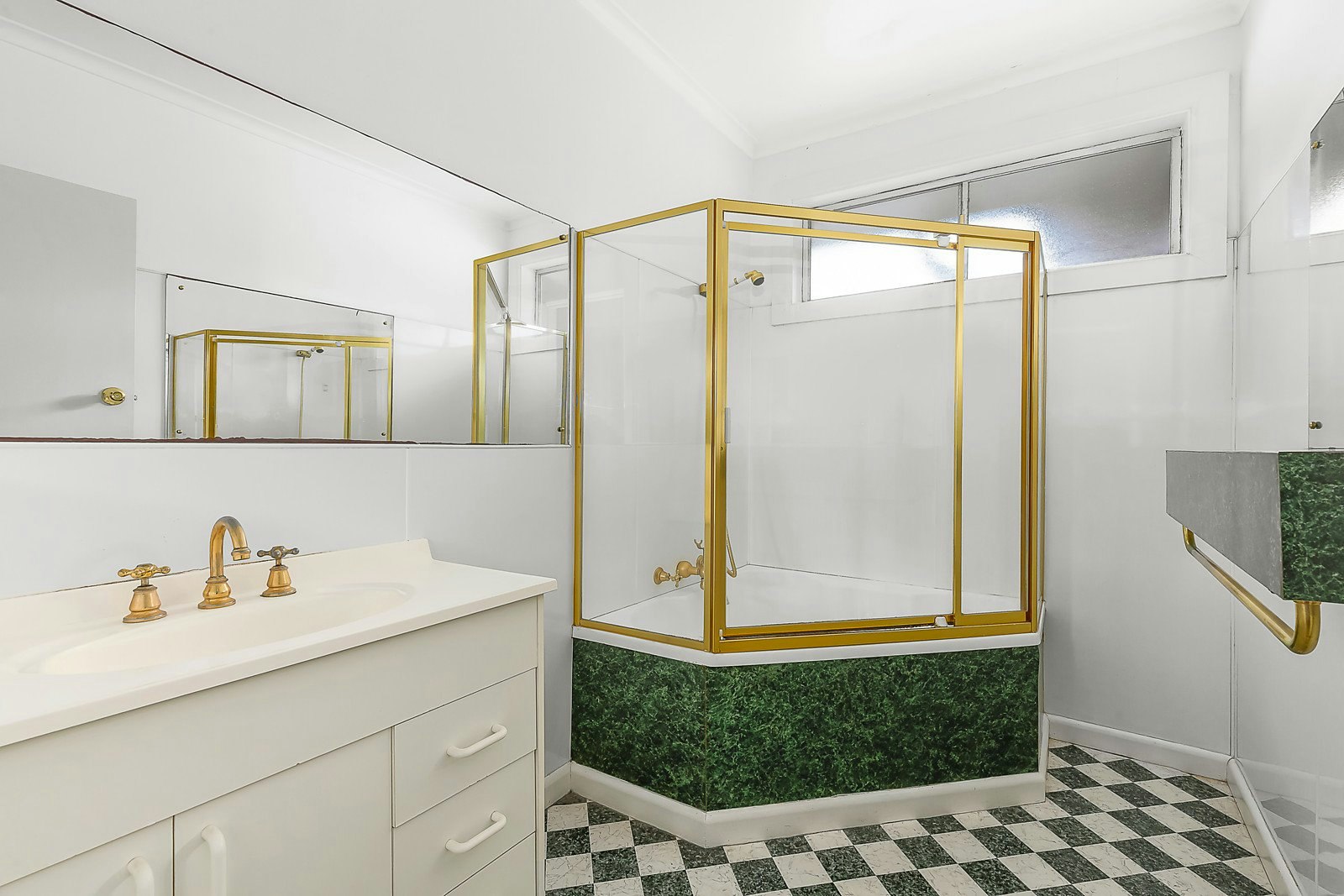 2/1 Glencairn Avenue, Camberwell, VIC