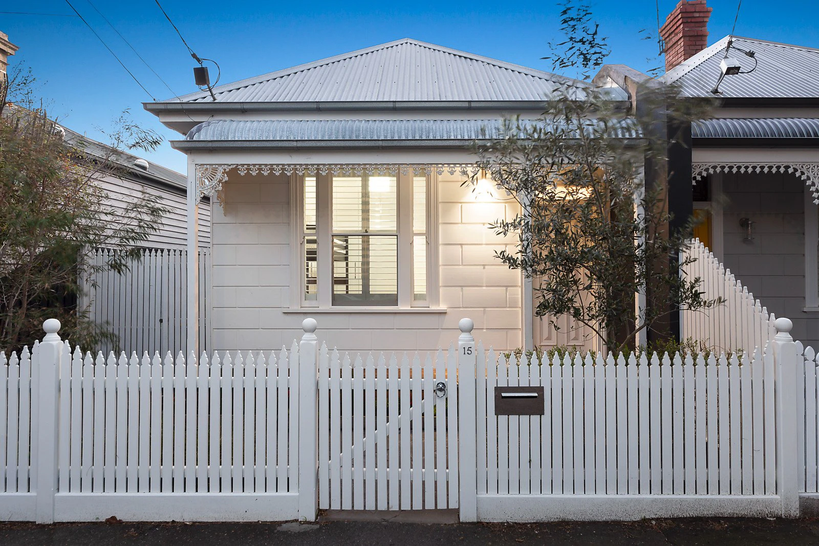 15 Linton Street, St Kilda East, VIC
