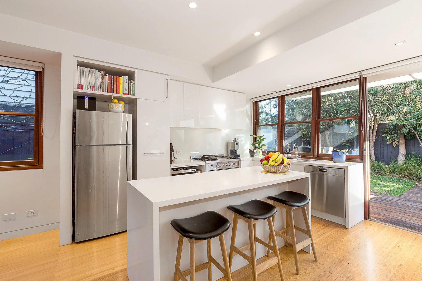 15 Linton Street, St Kilda East, VIC