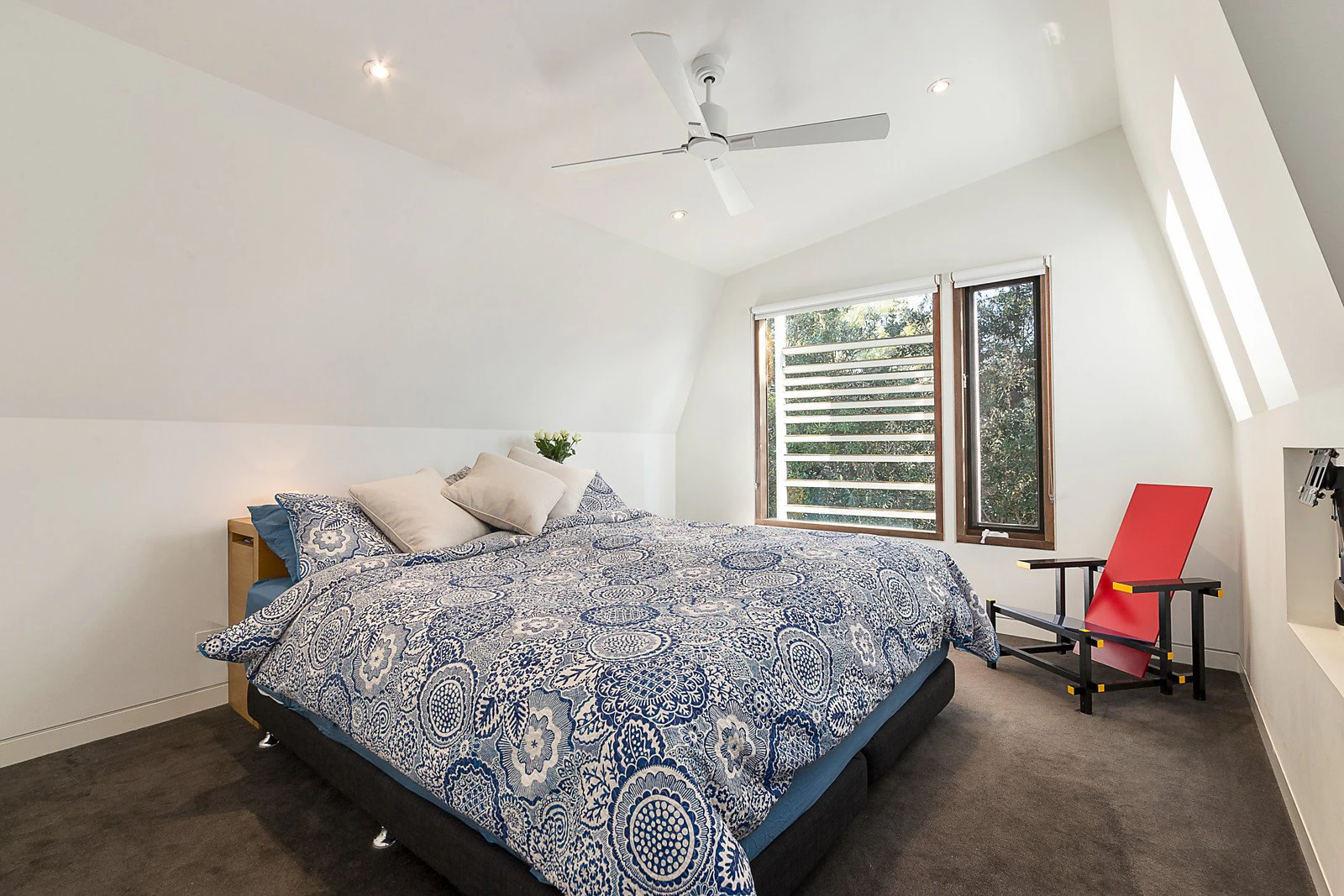 15 Linton Street, St Kilda East, VIC