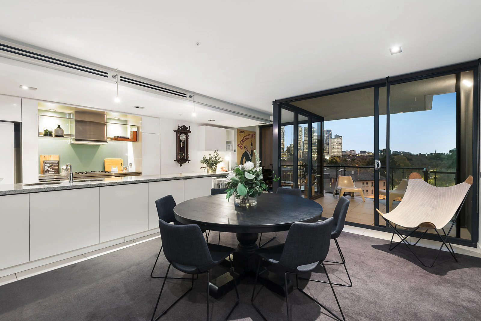 807/250 St Kilda Road, Southbank, VIC