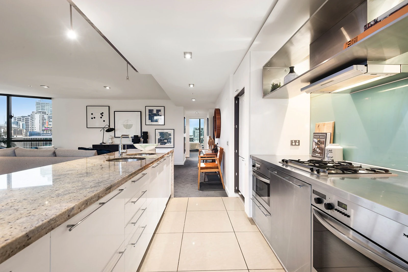 807/250 St Kilda Road, Southbank, VIC