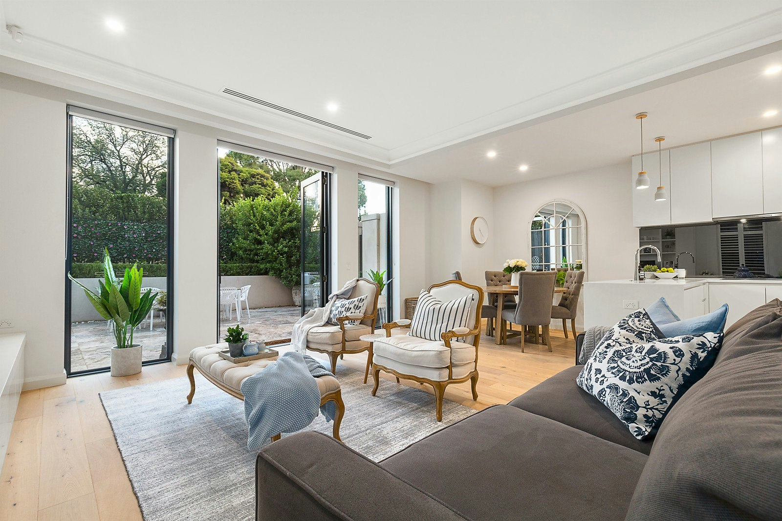 2/383 Wattletree Road, Malvern East, VIC