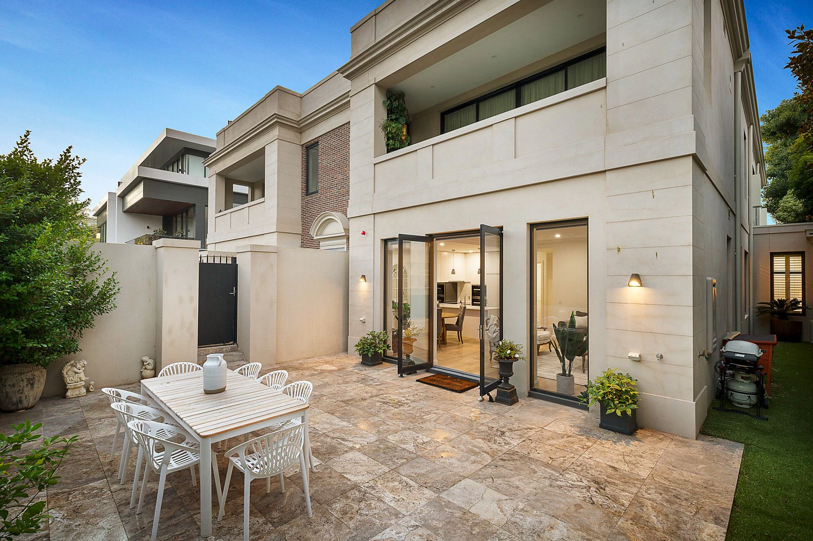2/383 Wattletree Road, Malvern East, VIC