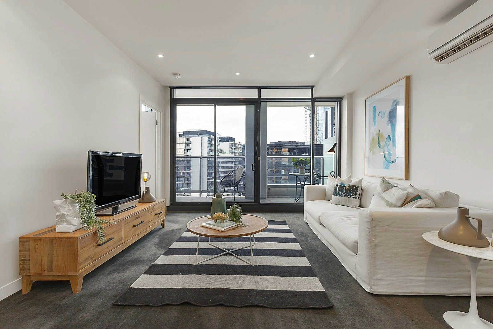 1409//7 Yarra Street, South Yarra, VIC