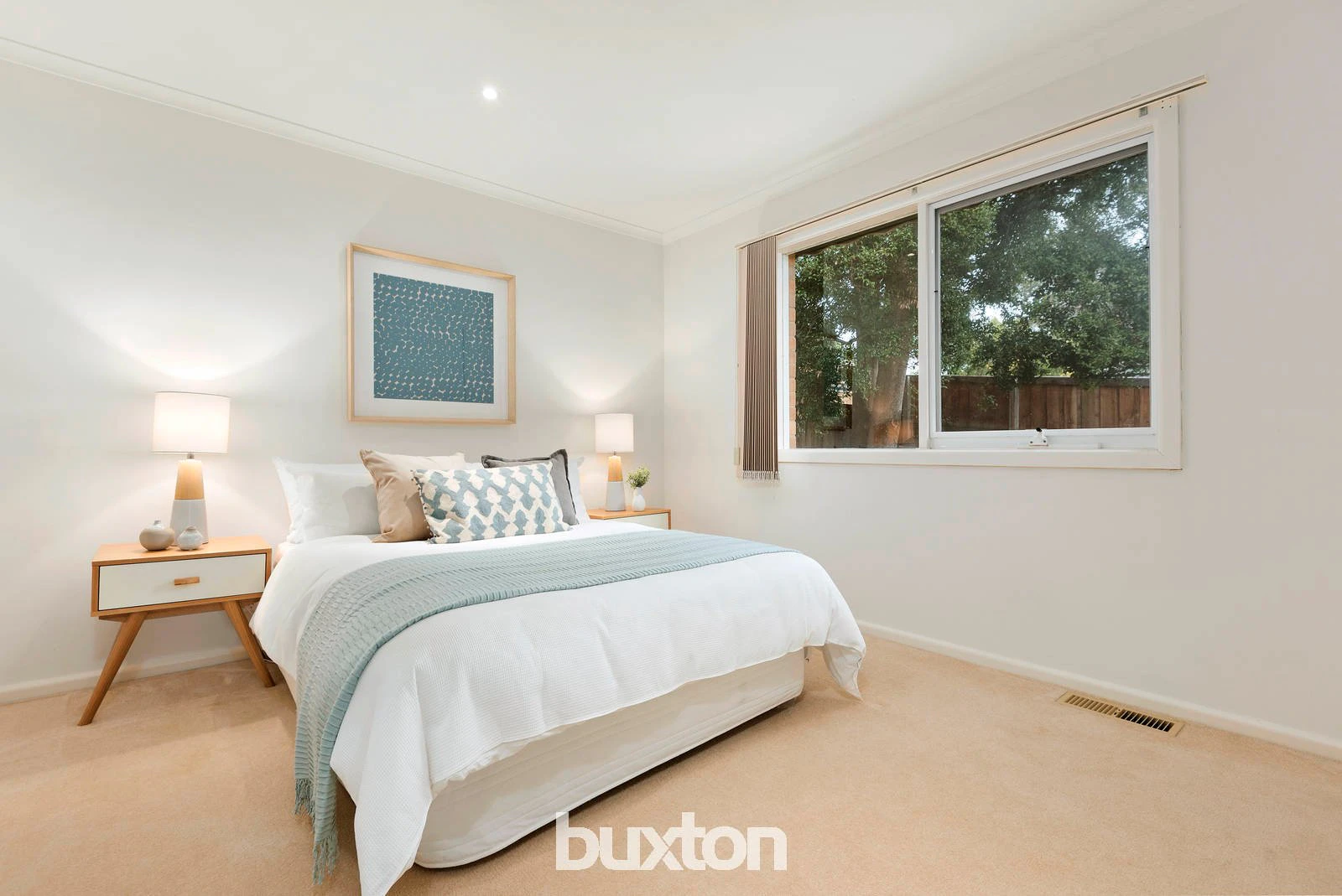 17 Vivianne Avenue, Mont Albert North, VIC