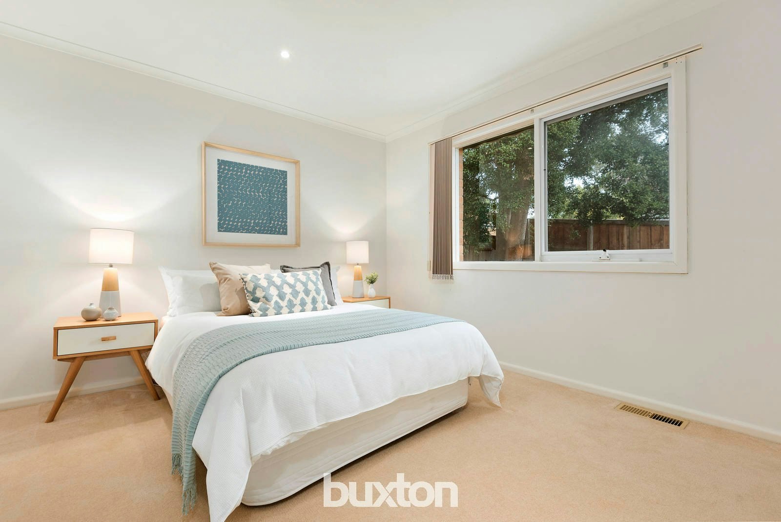 17 Vivianne Avenue, Mont Albert North, VIC