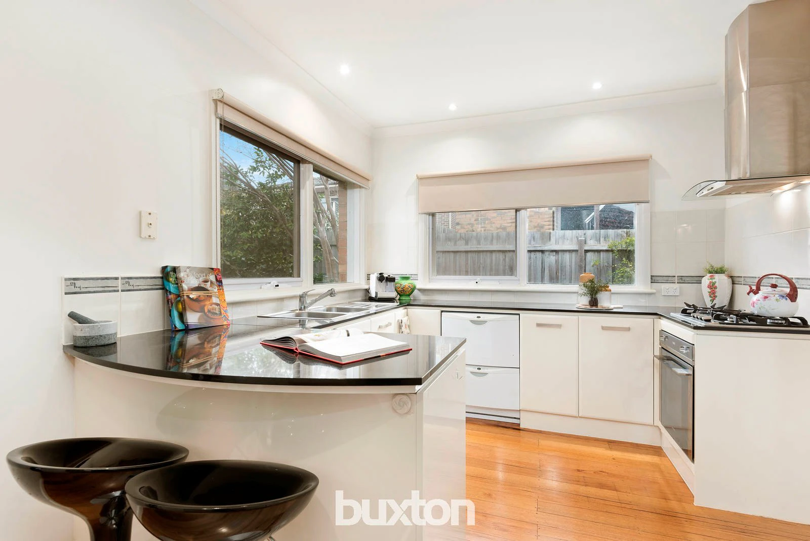 17 Vivianne Avenue, Mont Albert North, VIC
