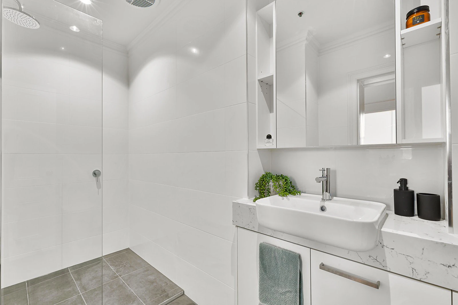 10/208 Canterbury Road, Canterbury, VIC