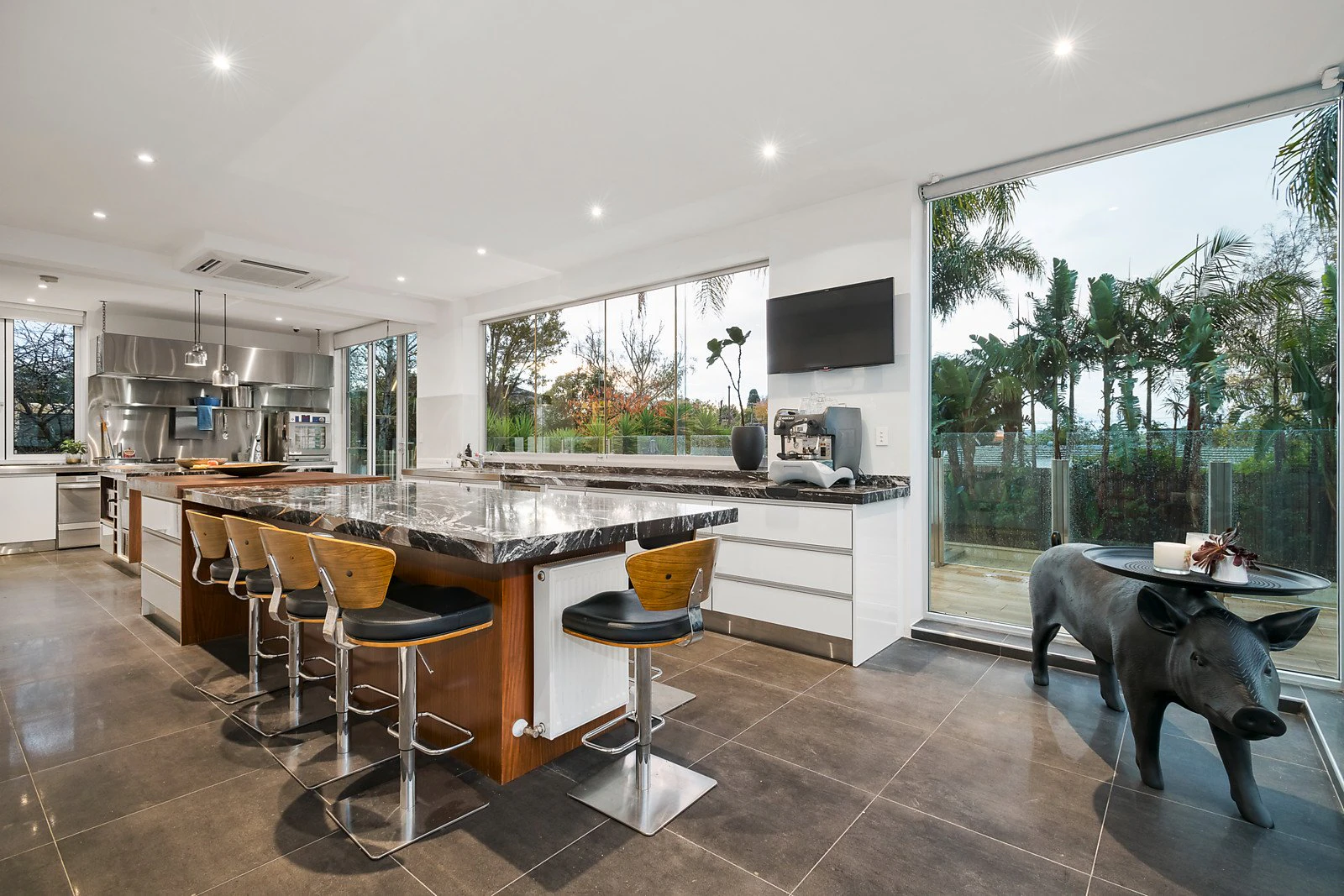 19 Stoke Avenue, Kew, VIC