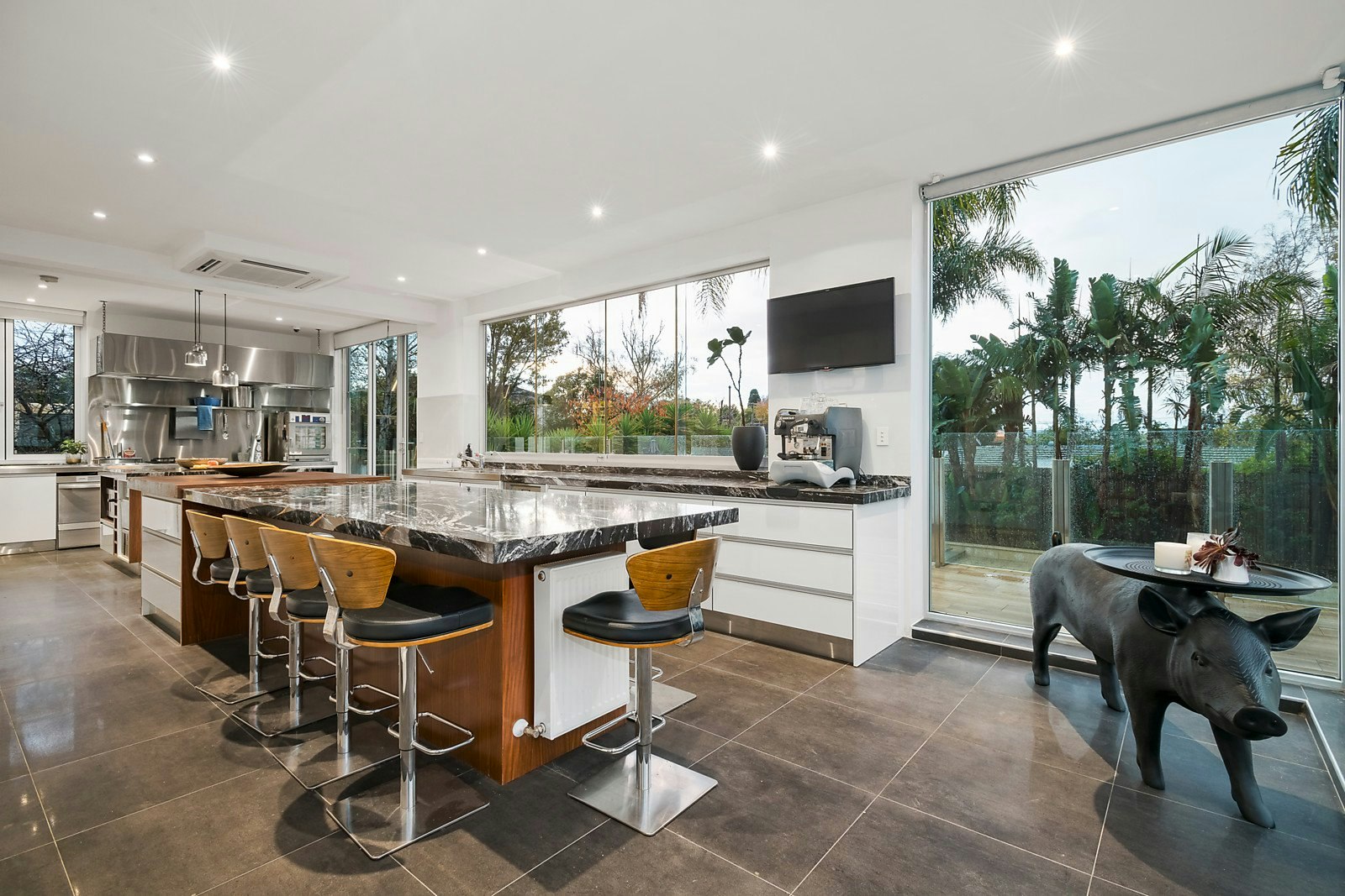 19 Stoke Avenue, Kew, VIC