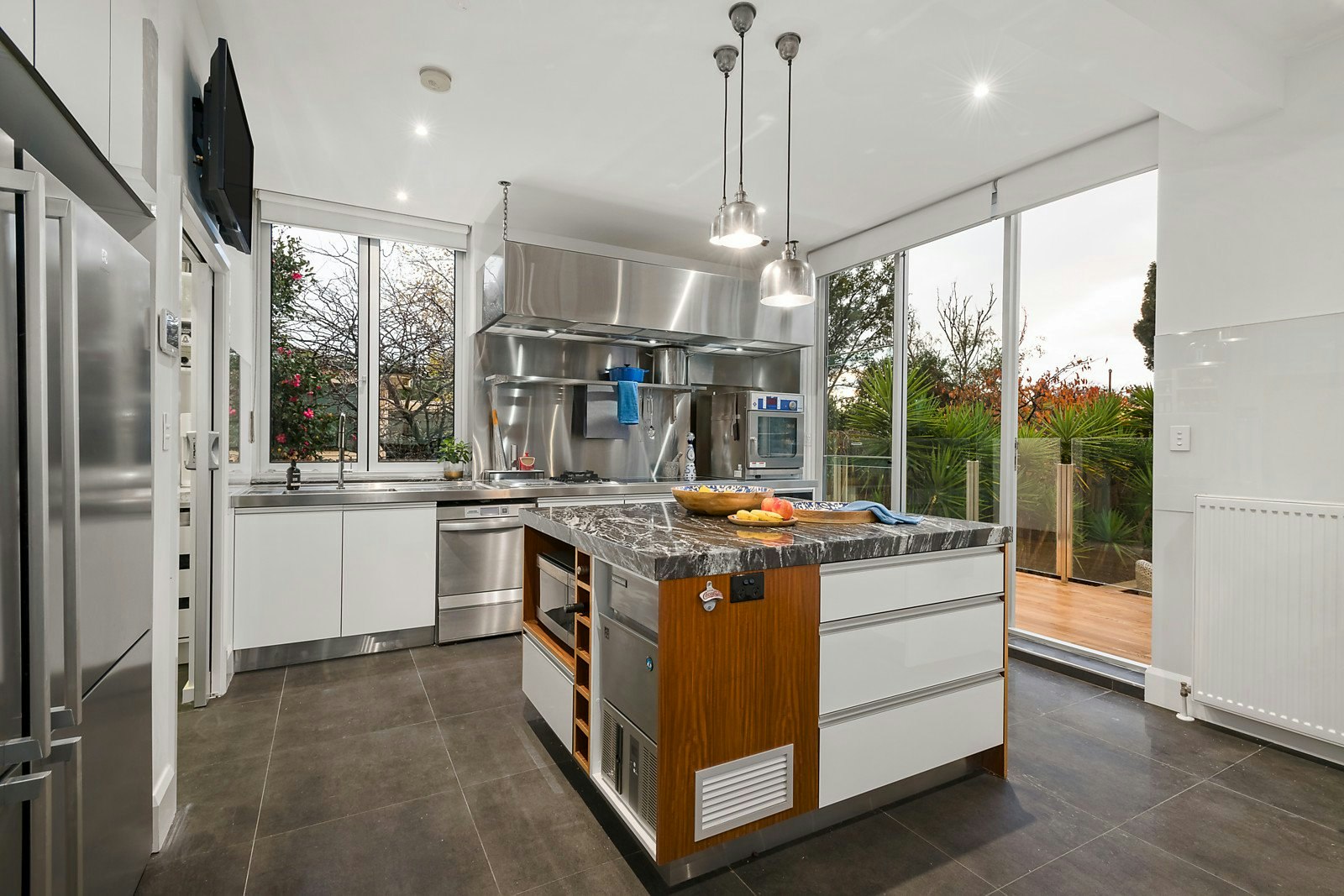 19 Stoke Avenue, Kew, VIC