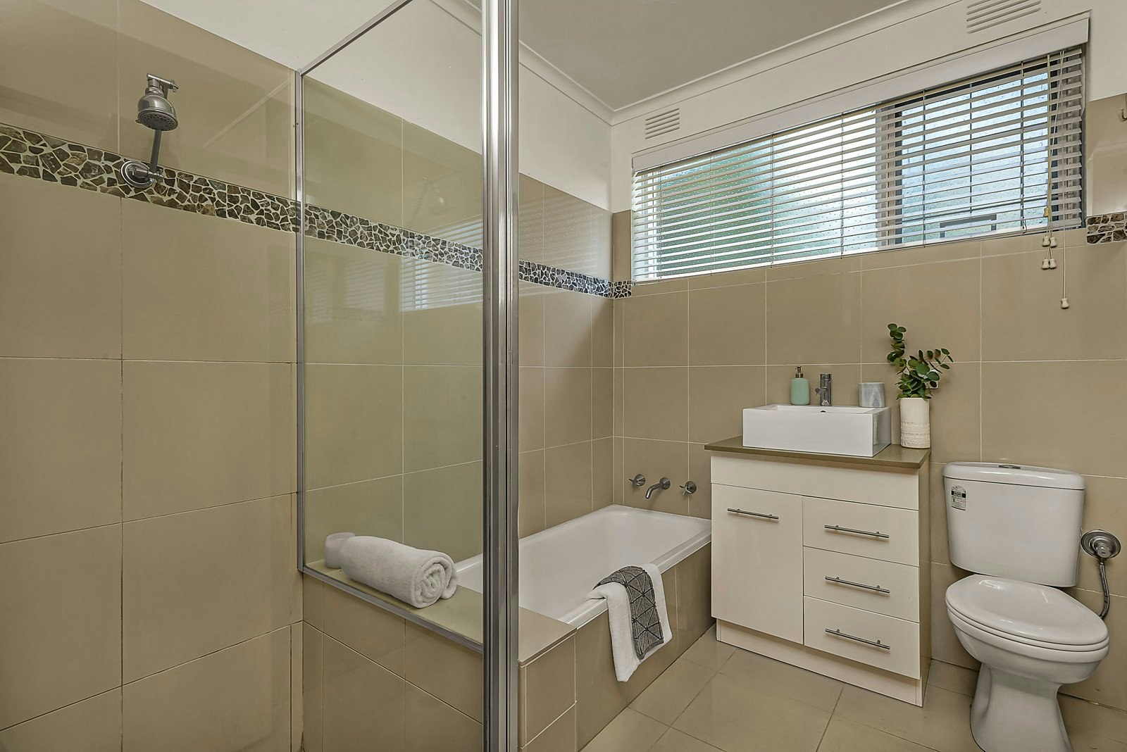 2/172 Wattletree Road, Malvern, VIC