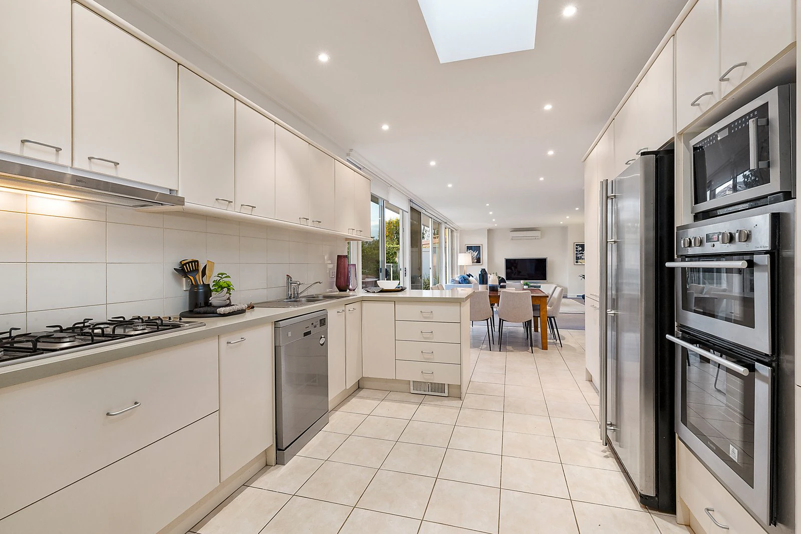 4 Avonbury Court, Brighton, VIC