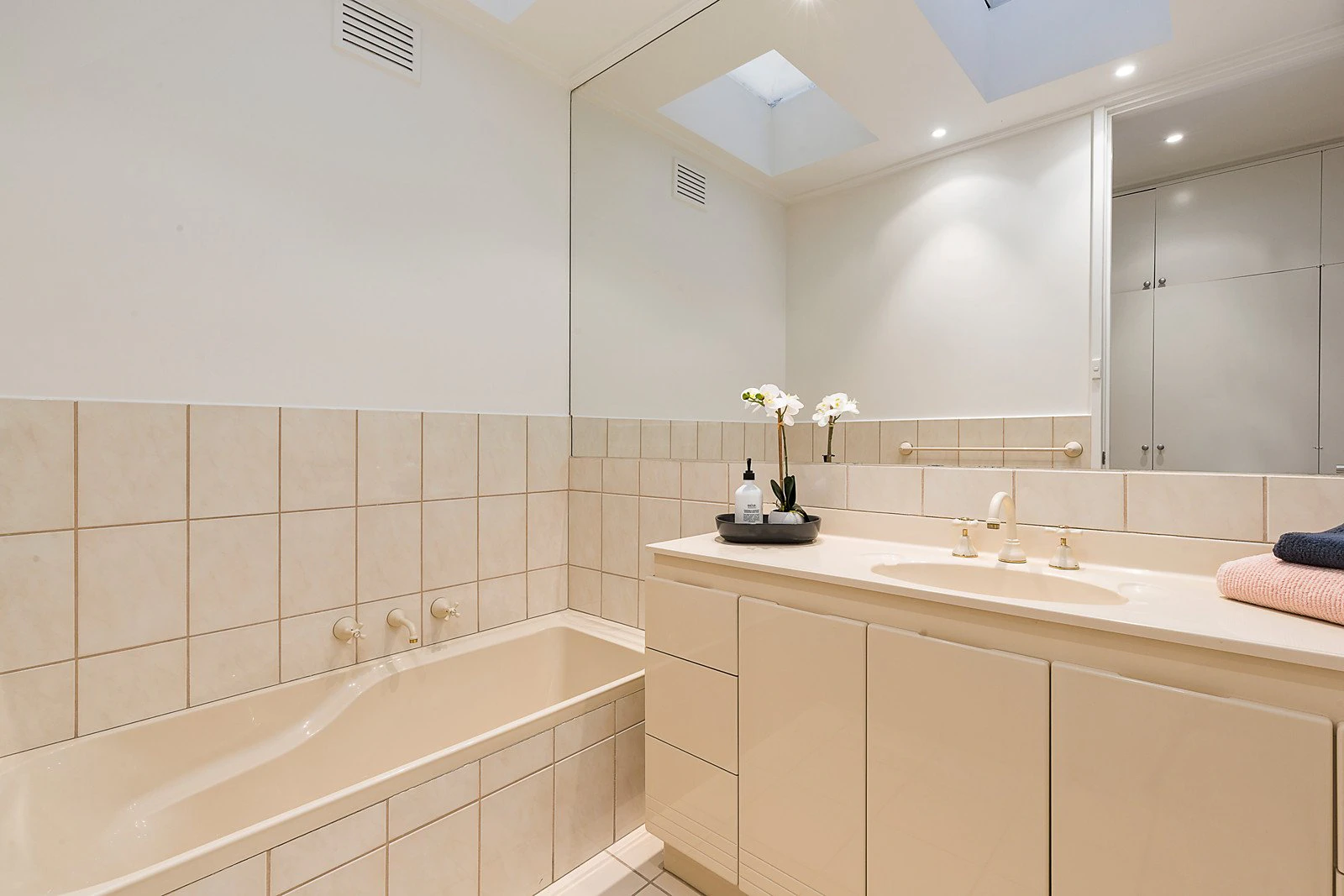 4 Avonbury Court, Brighton, VIC