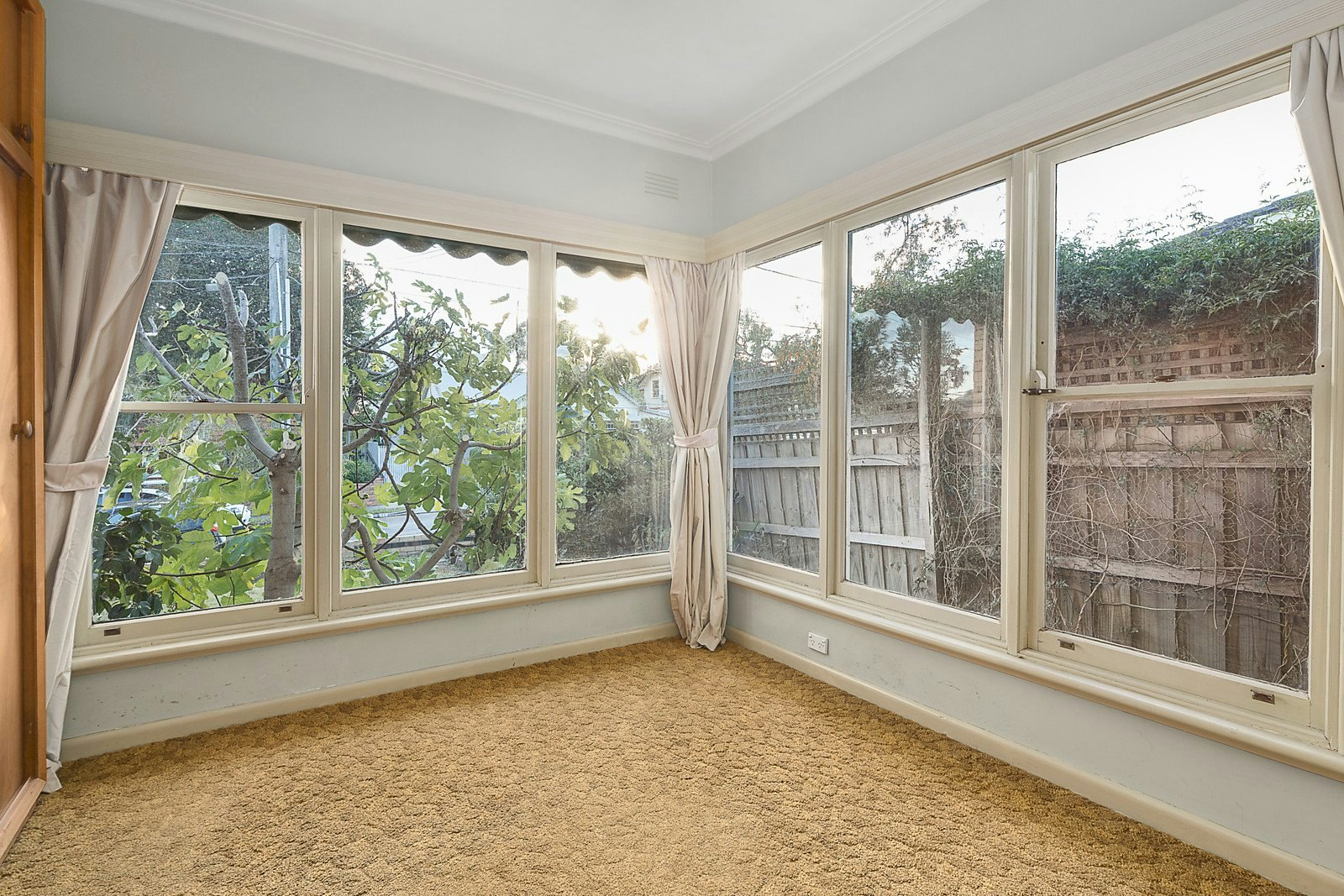 18 Wave Street, Hampton, VIC