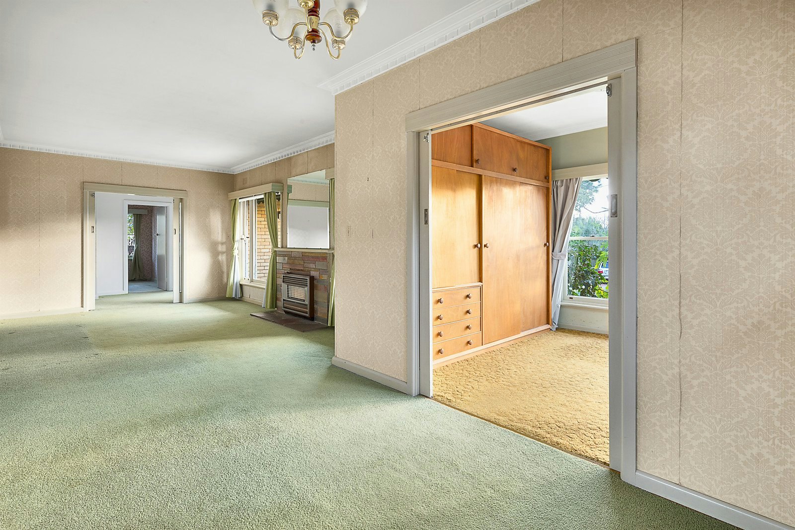 18 Wave Street, Hampton, VIC