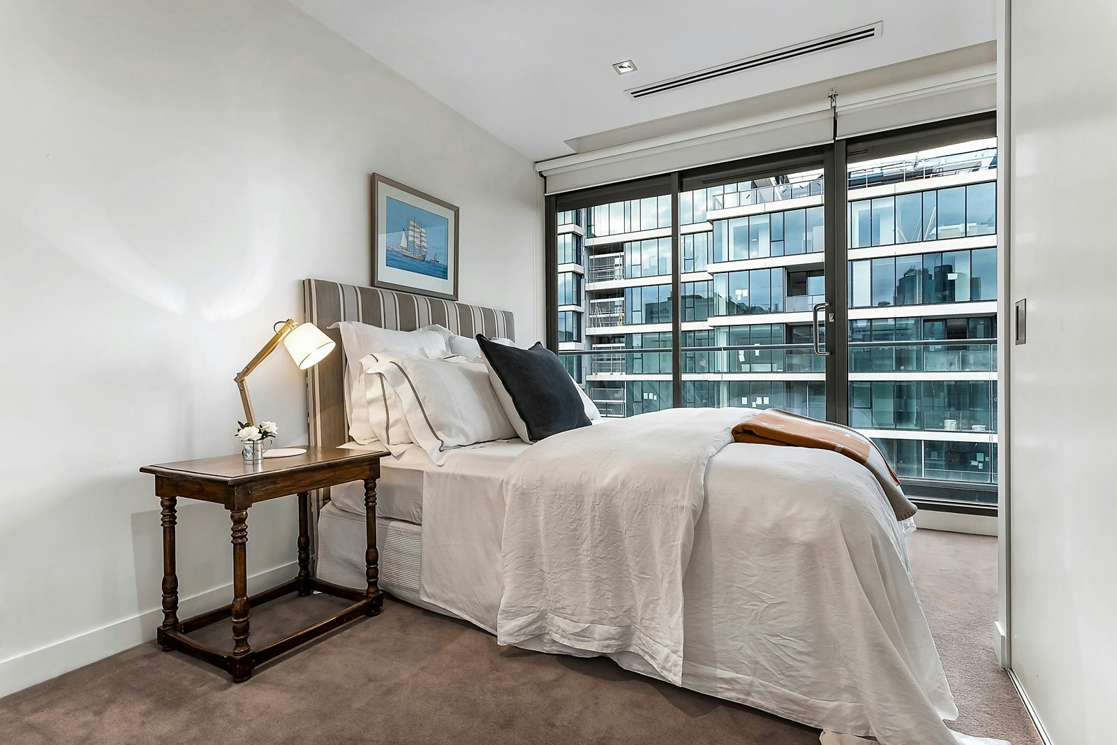 802/9 Eades Street, East Melbourne, VIC