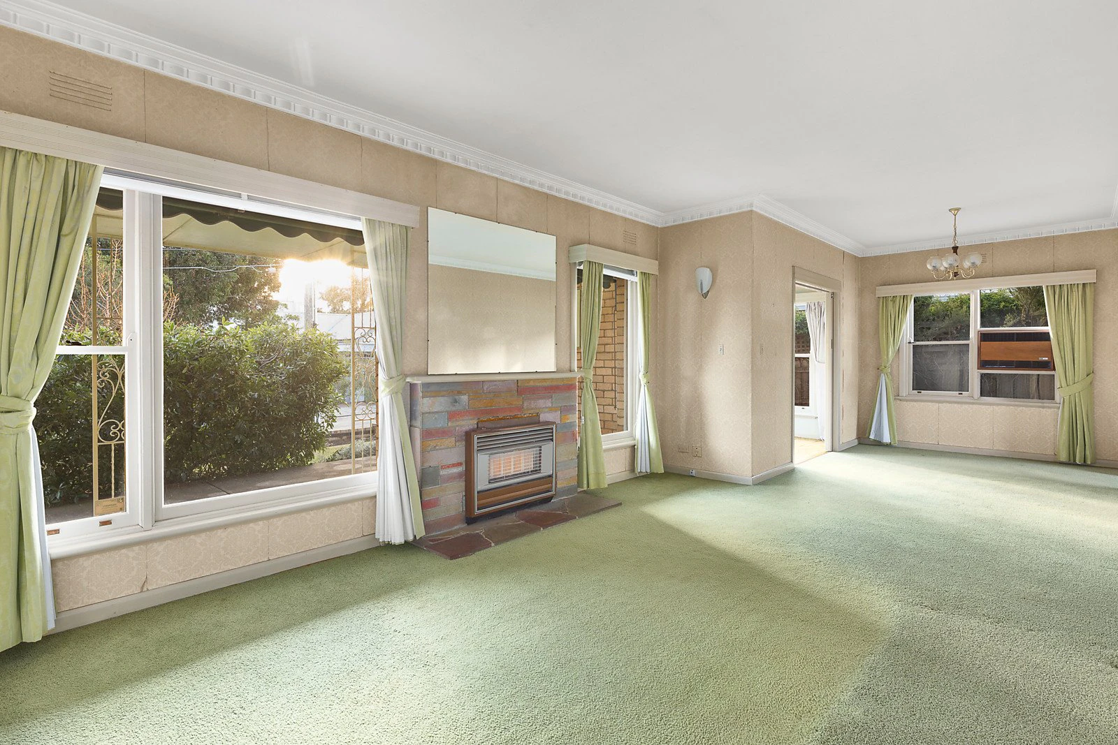 18 Wave Street, Hampton, VIC