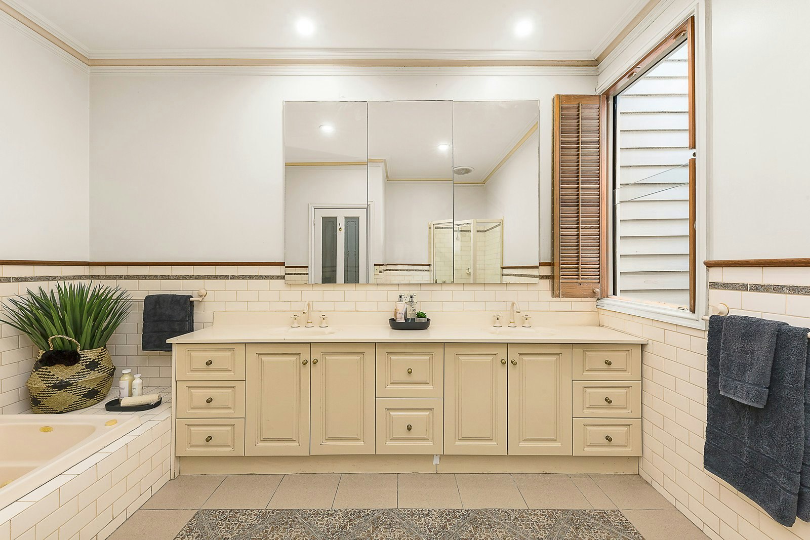 22 Mt Pleasant Grove, Armadale, VIC