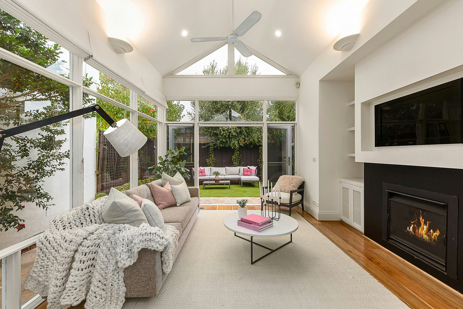 22 Mt Pleasant Grove, Armadale, VIC