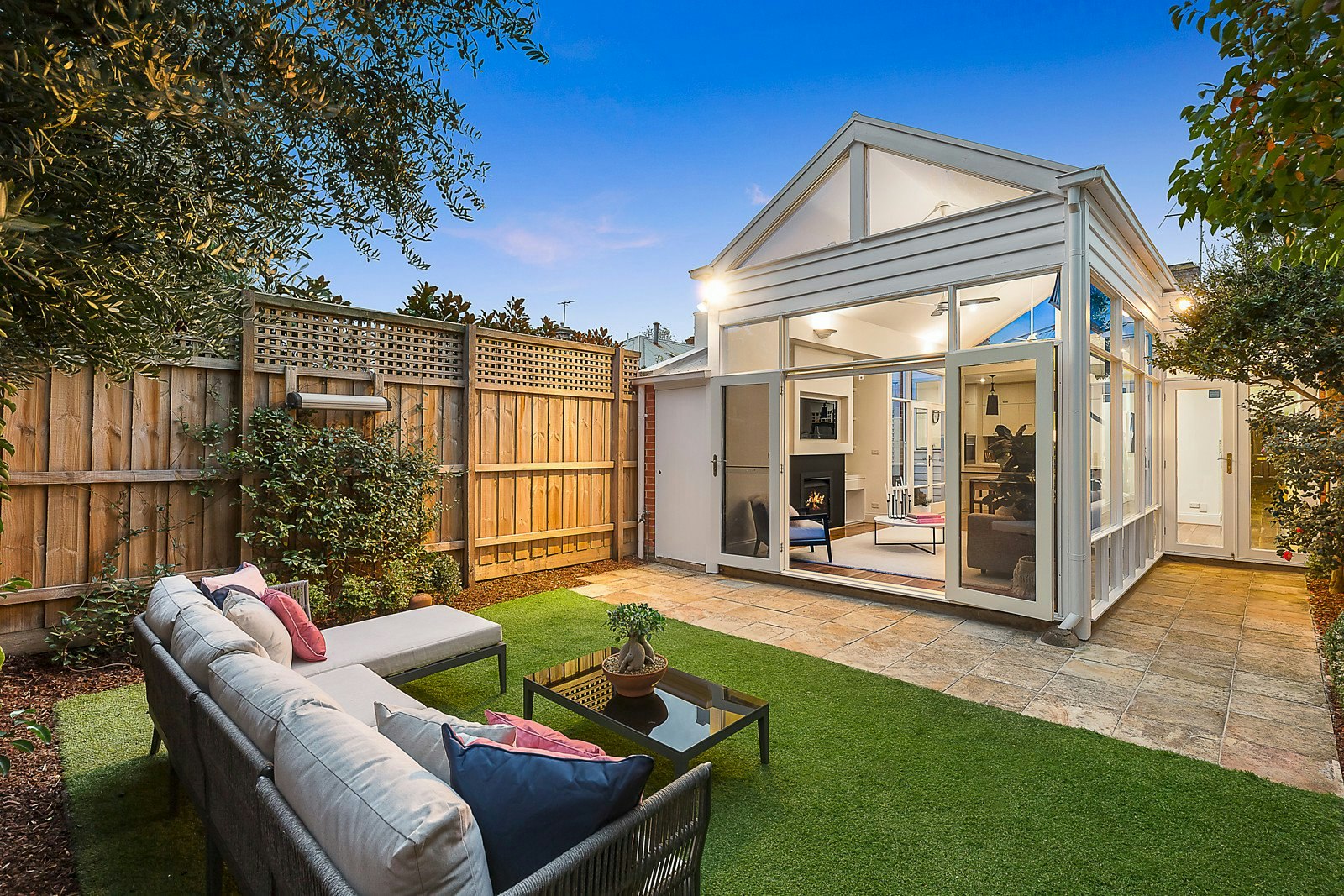 22 Mt Pleasant Grove, Armadale, VIC