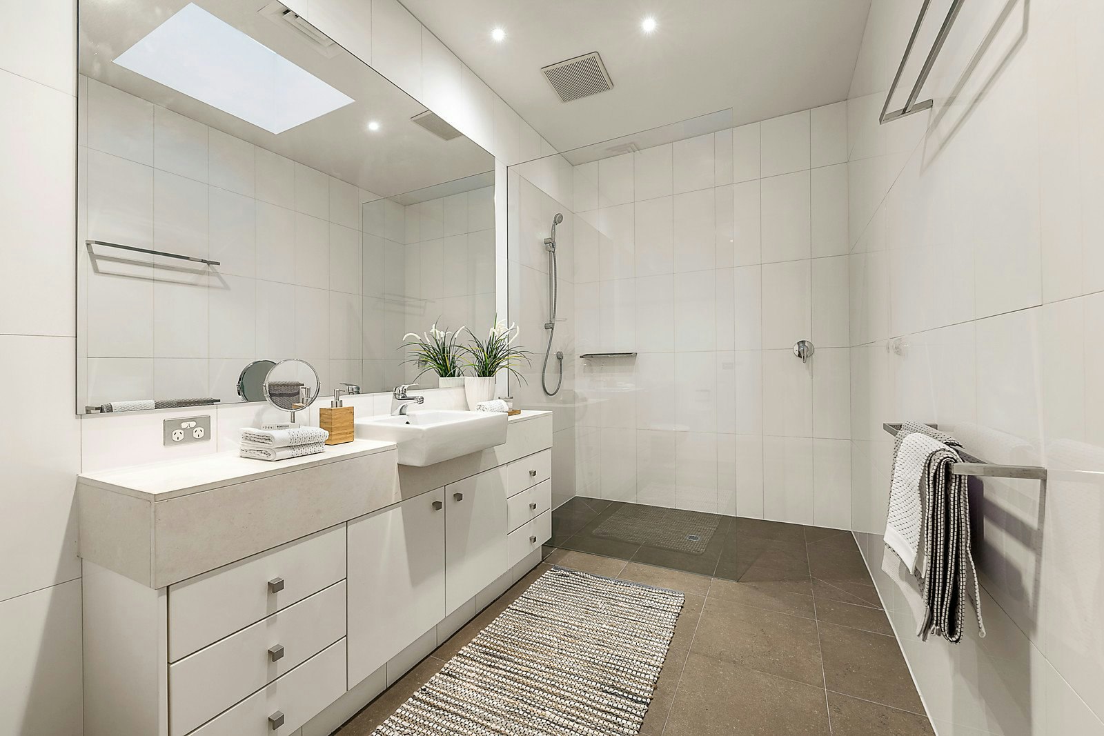 26 Cloverdale Avenue, Toorak, VIC