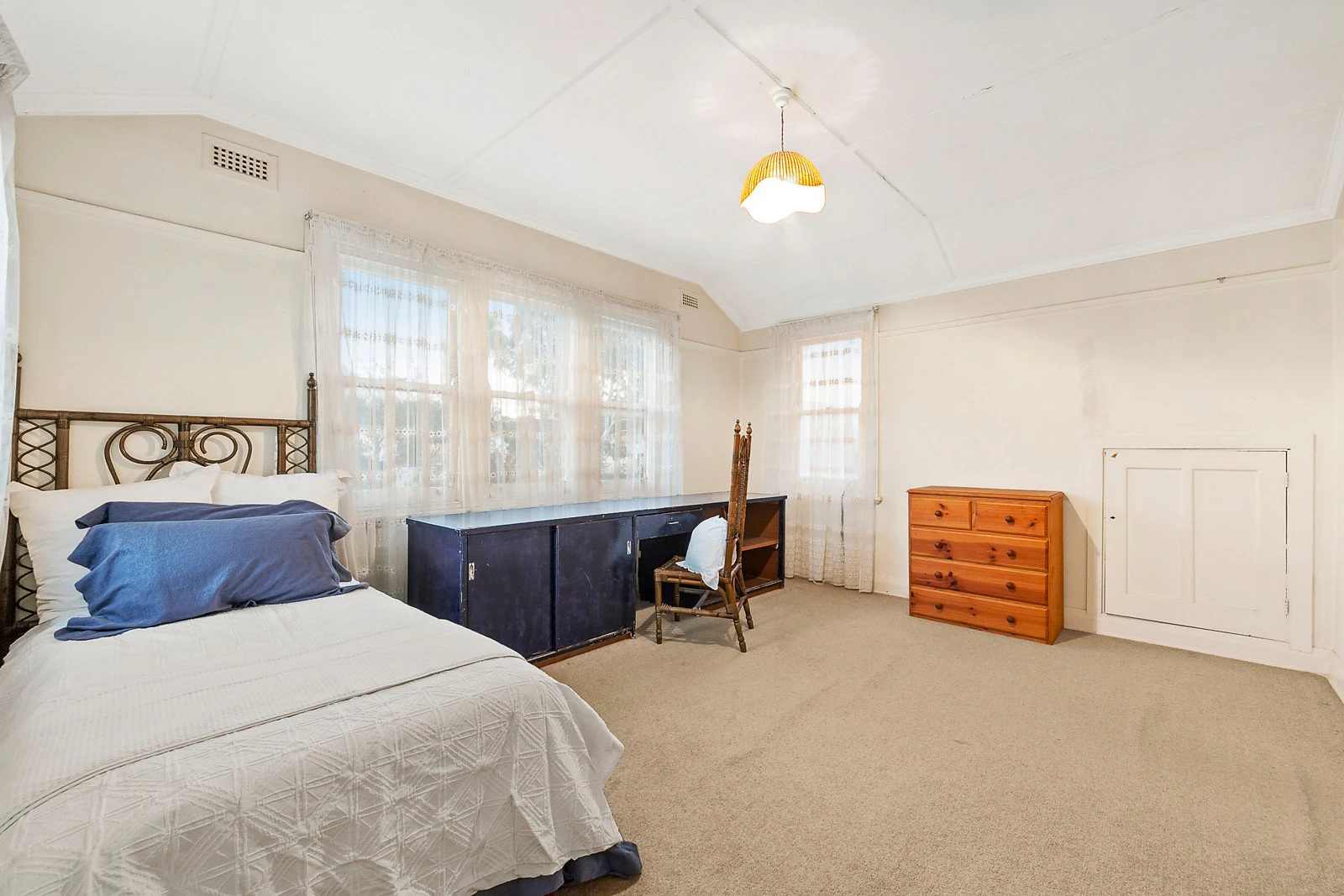 9 Rothesay Avenue, Brighton, VIC