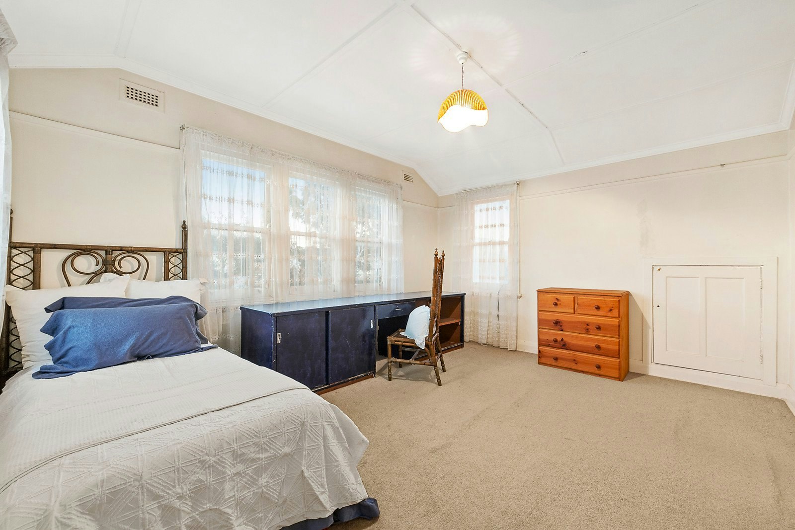 9 Rothesay Avenue, Brighton, VIC